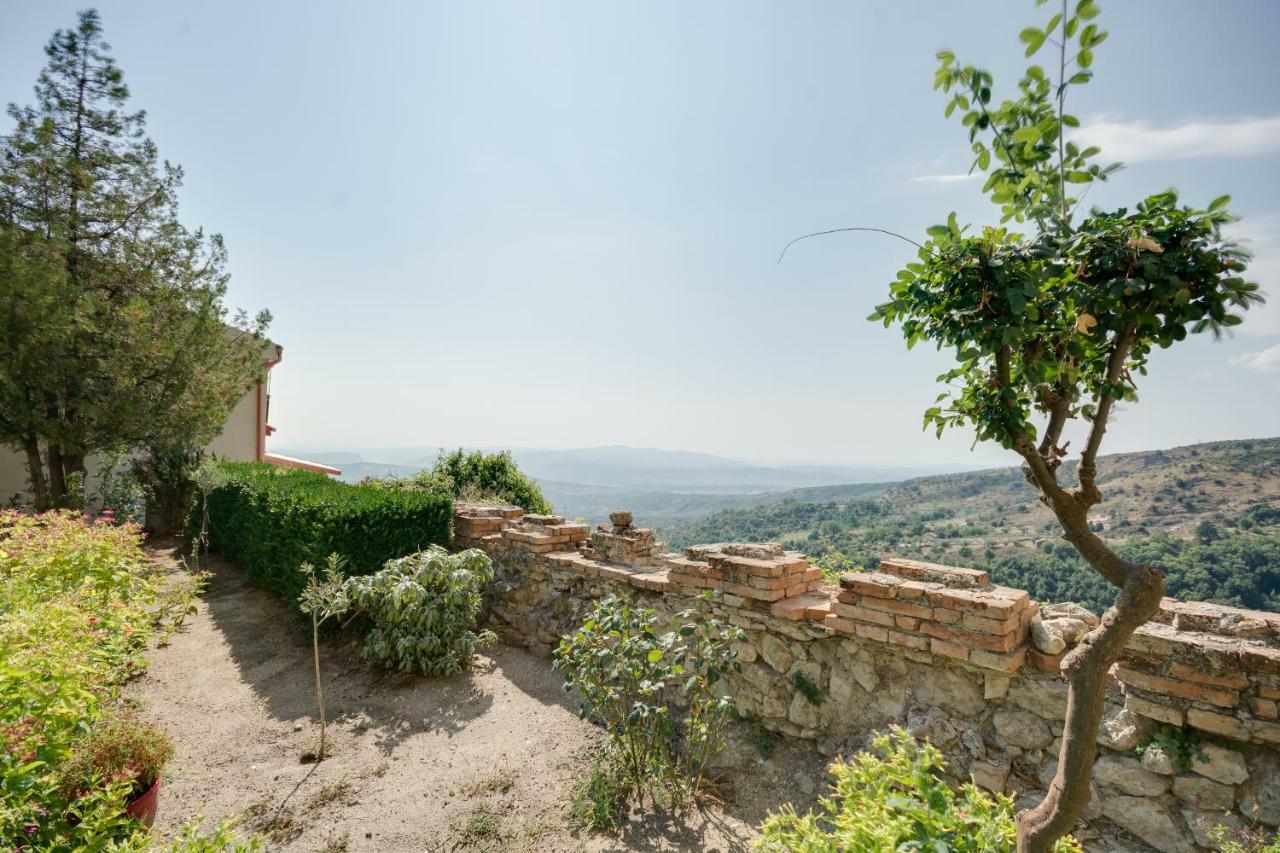 Castello Di Caccuri Suites Dış mekan fotoğraf