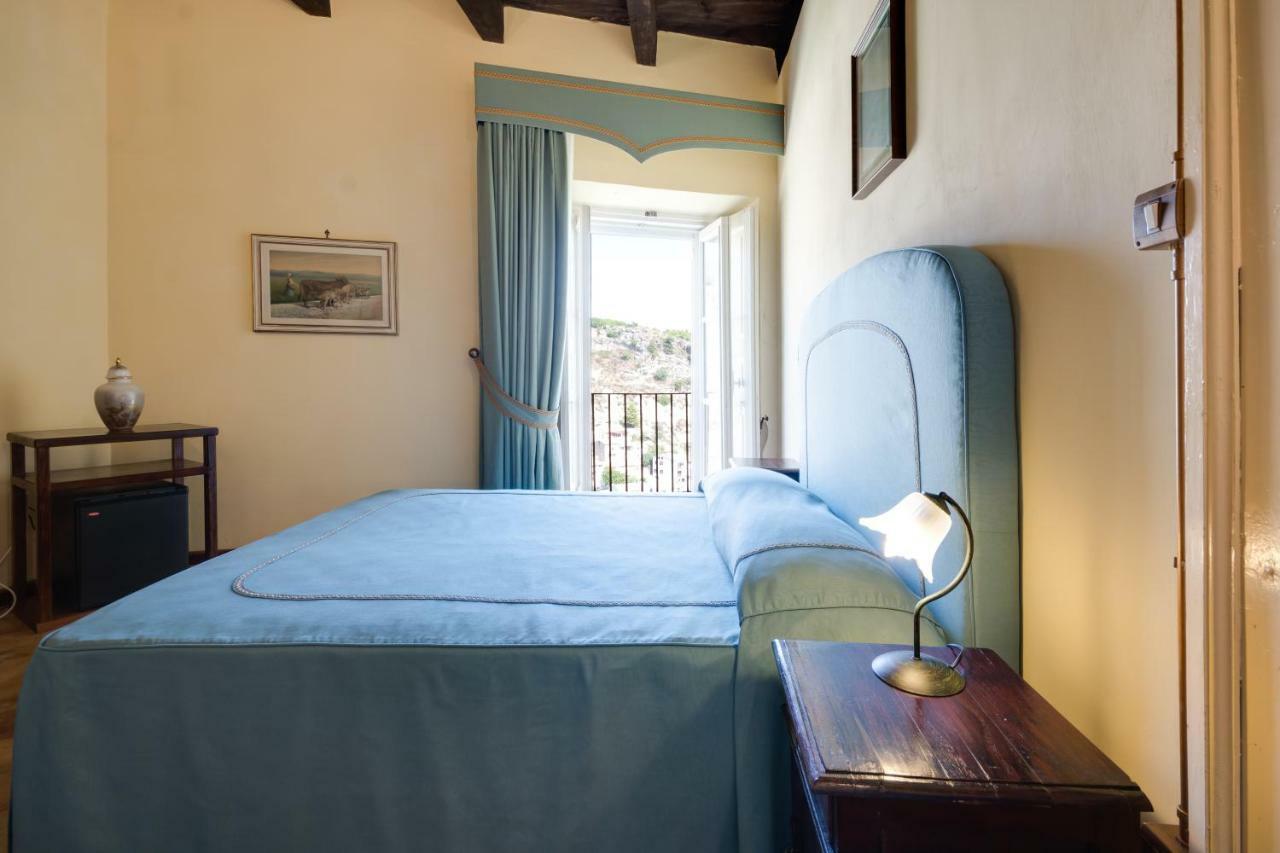 Castello Di Caccuri Suites Dış mekan fotoğraf