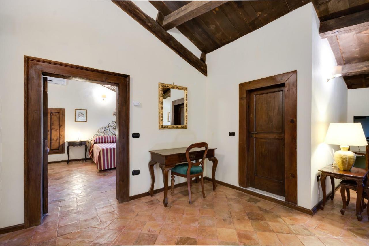 Castello Di Caccuri Suites Dış mekan fotoğraf
